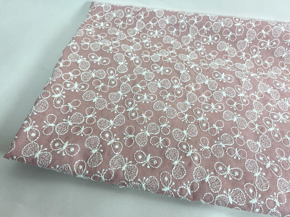 刺繍生地.シーチング.リネン.刺繍幅125cm×50cm.薄いピンク.蝶々拍卖