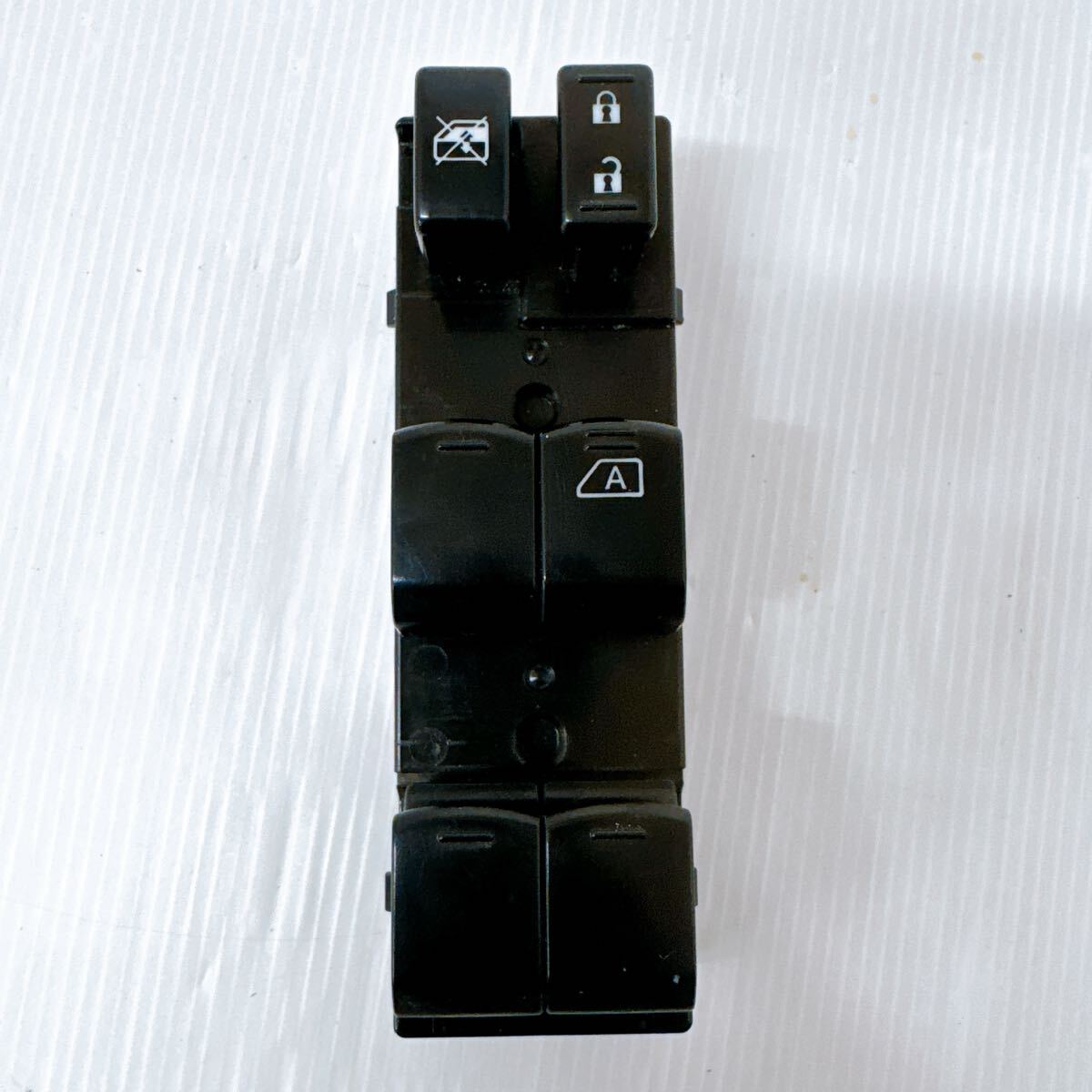 スバル インプレッサ (GP7 GP6 GP3 GP2) 純正 破損無 取付OK 動作保証 右 フロント パワーウィンドスイッチ /83701FJ000 k080157拍卖