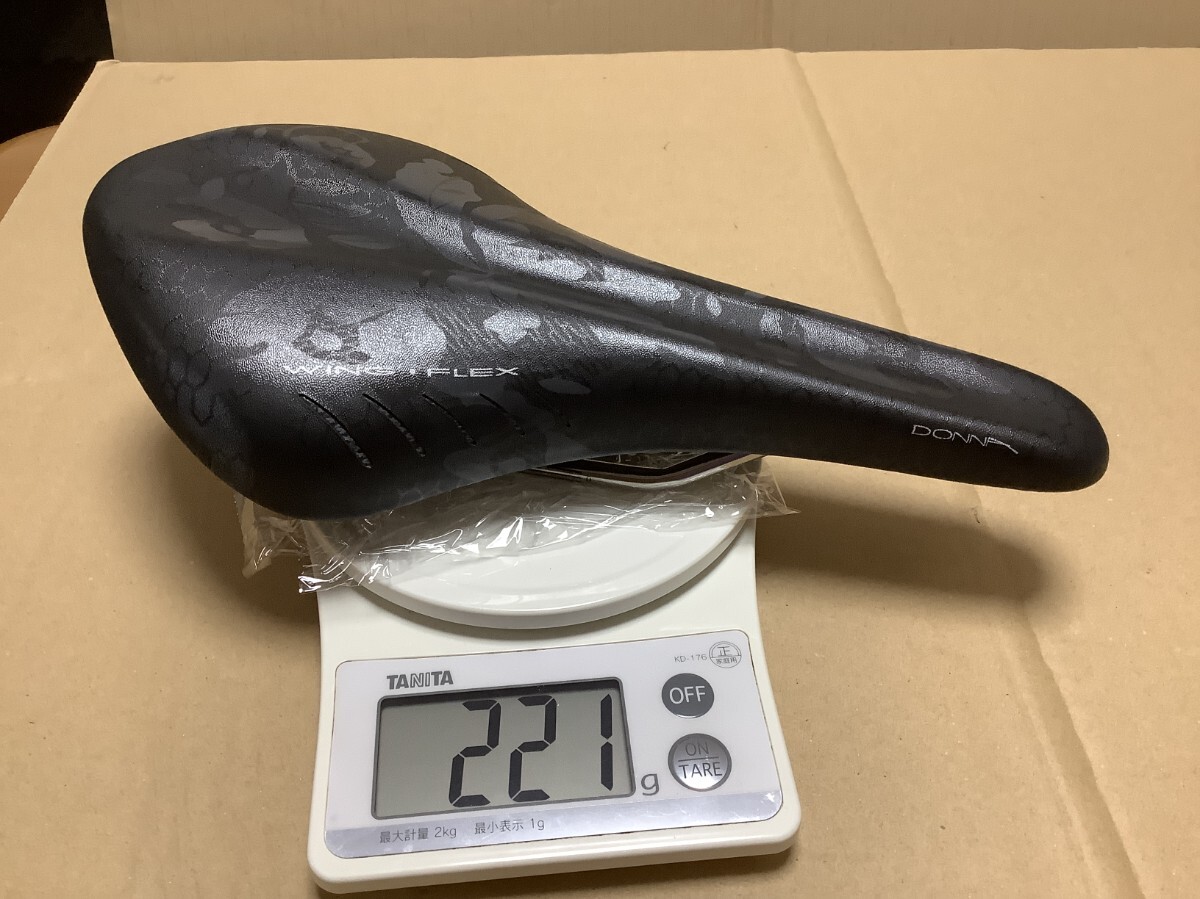 ARIONE DONNA k:ium アリオネ ドンナ フィジーク wing flex 幅広 レディース クッション性 アップ Fizik 黒 ブラック 柄拍卖