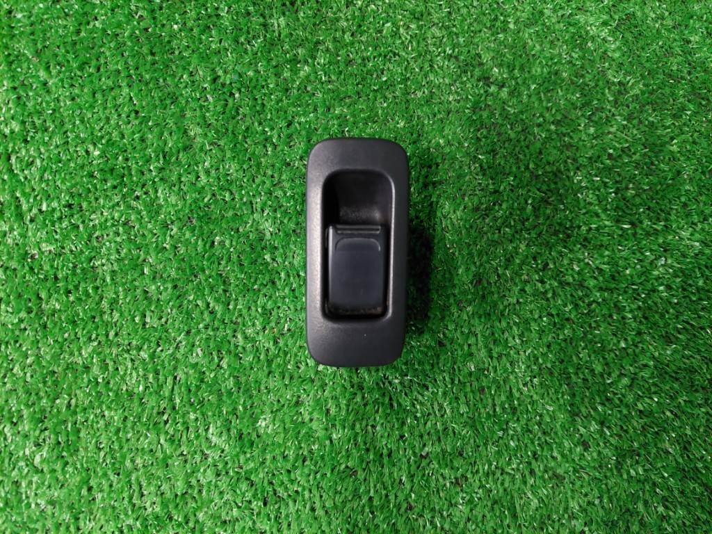 スズキアルトラパン① UA-HE21S パワーウインドウスイッチ助手席(動作確認済)初年度登録:平成16年拍卖