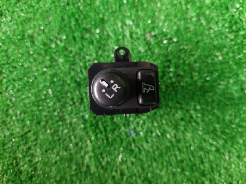 ダイハツタント⑤ DBA-L375S ミラースイッチ(動作確認済)初年度登録:平成25年拍卖