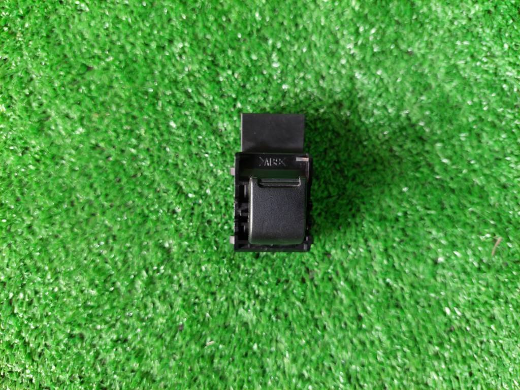 日産ルークスハイウェイスター② DBA-ML21S パワーウインドウスイッチ助手席(動作確認済)初年度登録:平成22年拍卖