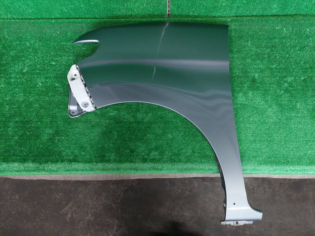 ダイハツタントカスタム① CBA-L385S フロントフェンダー左 カラーNO:S35シルバー 初年度登録:平成20年拍卖