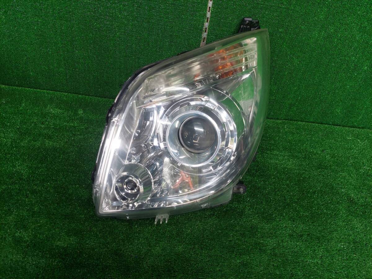 スズキパレット⑥ DBA-MK21S キセノンヘッドライト左 KoiTo 100-59175 初年度登録:平成20年拍卖