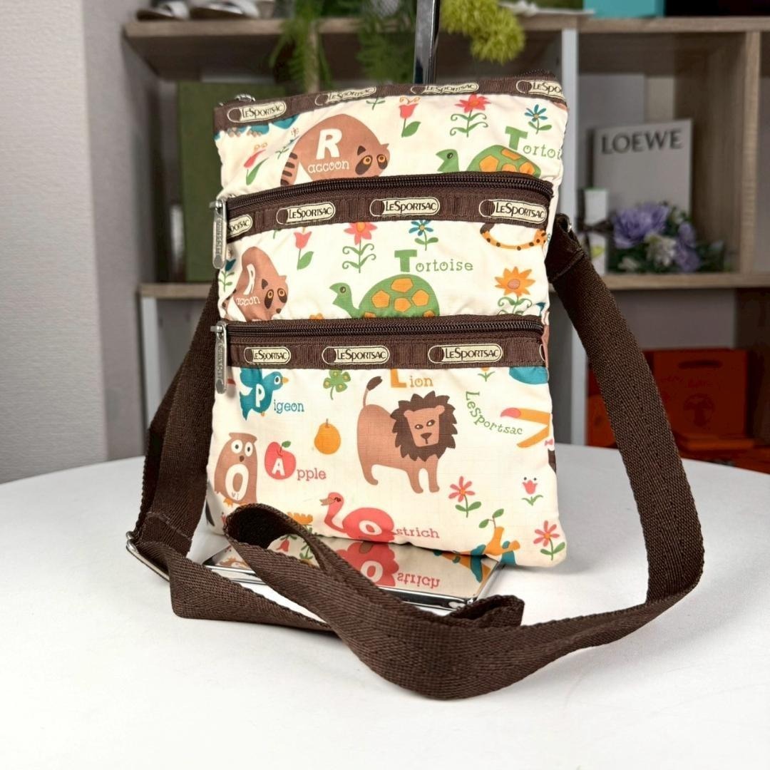 美品 LeSportsac サコッシュ アニマル柄拍卖
