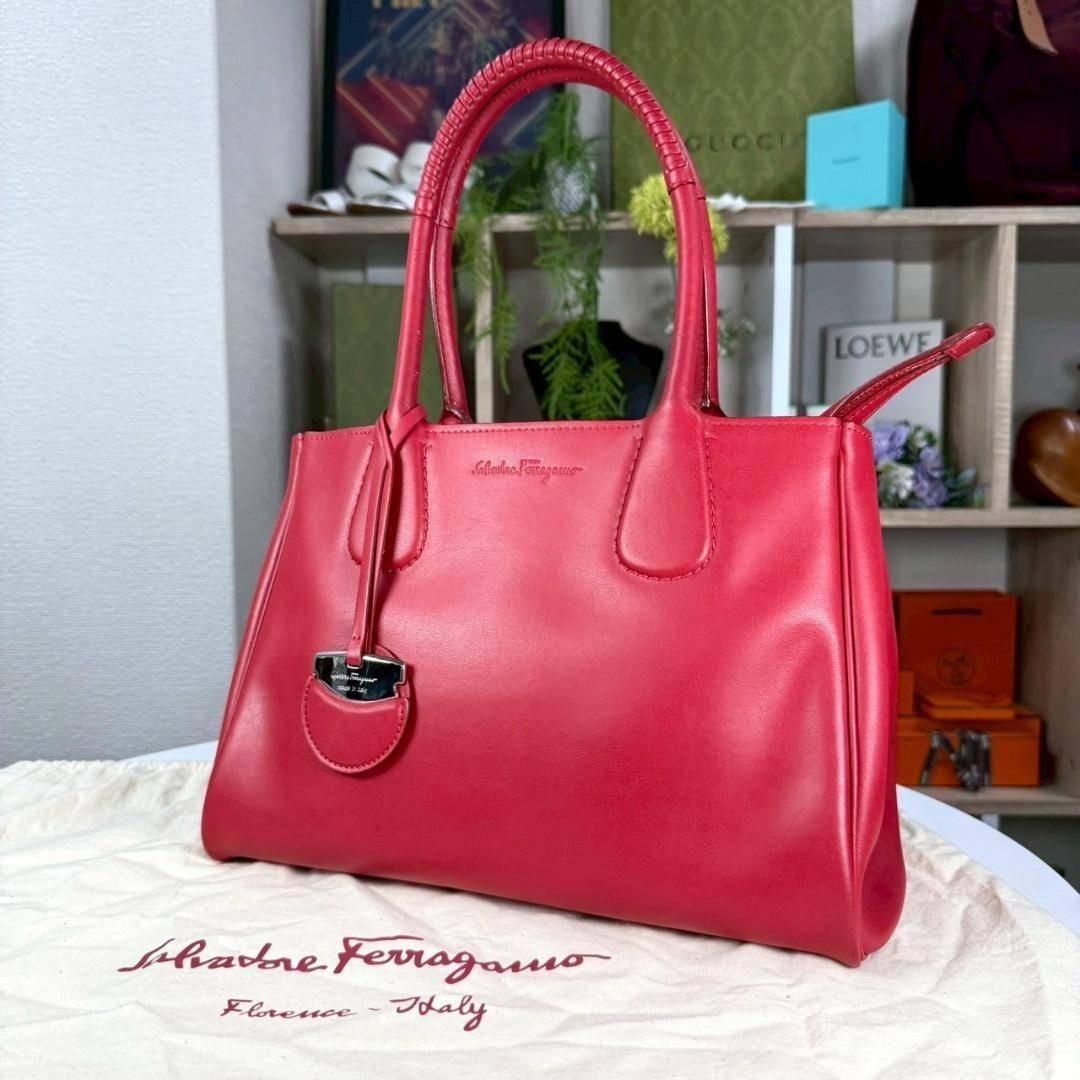 美品 Ferragamo ノリータ ハンドバッグ オールレザー拍卖
