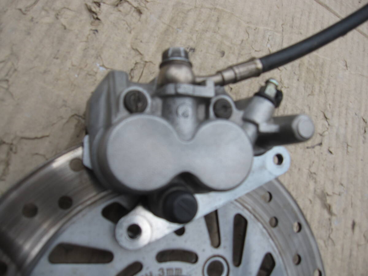 ホンダ AD14-100~ XR50モタード '05 純正 フロントディスクキャリパーブレーキ拍卖