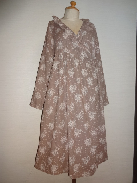 Samarsa Mos2カフェオレ色花柄衿ぐりフリル胸下切替ギャザー入カシュクールOP拍卖