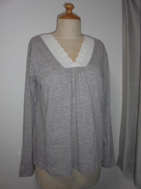 未使用タグ付。霜モカ茶衿ぐり綿レースV字カット拍卖