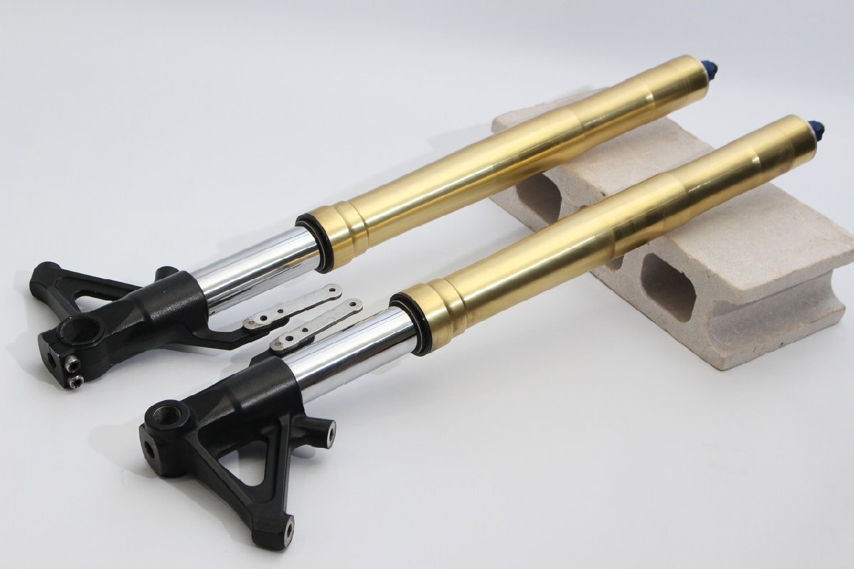 トライアンフ スピードトリプル1050◆フロントフォーク◆SMTTE5855R5231拍卖