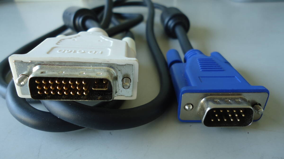 DVI - VGA変換ケーブル です。1.8m拍卖