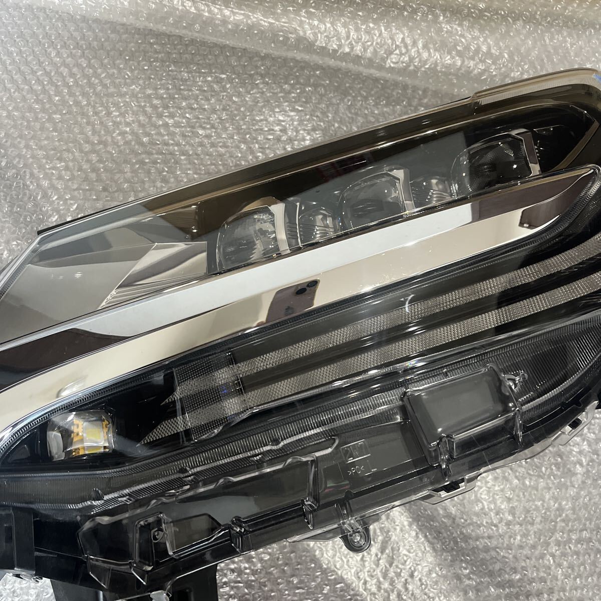 トヨタ純正品 アルファード 30系 後期 3眼 LED ヘッドライト 刻印【ハ】 左 81150-58521/81185-58521/81185-V2230 2022年製拍卖