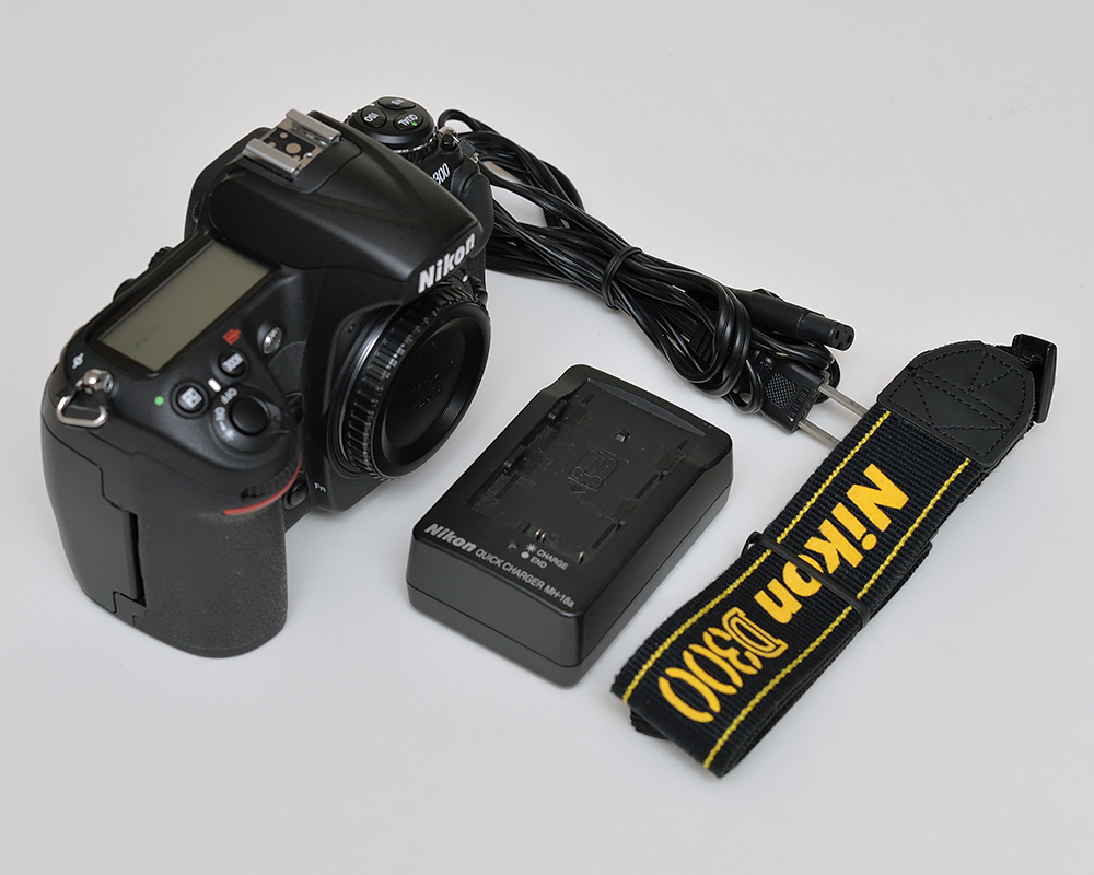 ■ ニコン D300 ショット数 4287カット 拍卖