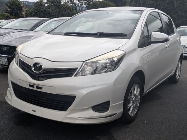 ヴィッツ F スマイルエディション ナビ・ワンセグTV拍卖