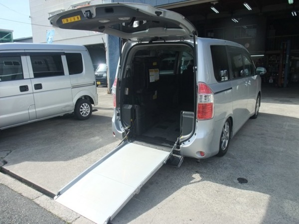 ノア 2.0 X Lセレクション ウェルキャブ スロープタイプI 車いす1脚仕様車 福祉車両 ナビ 地デジ 両パワースライド拍卖