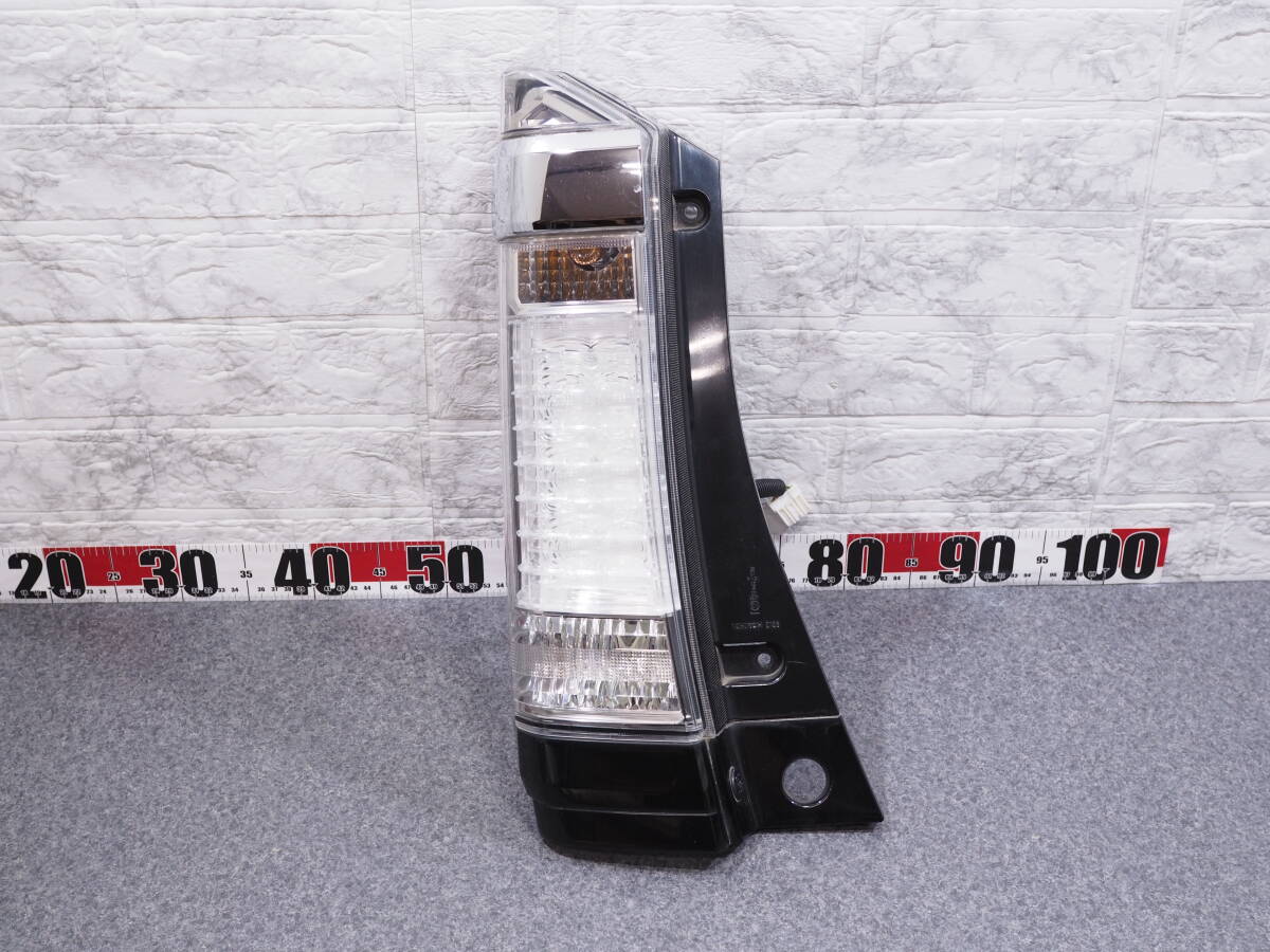 ■H25 ホンダ N-BOX カスタム《 DBA-JF1 》純正 テールランプ(左) ICHIKOH D106 ライト (検索)JF2 拍卖