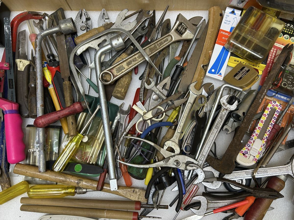 RE7302 工具 いろいろ 大量 まとめて ペンチ ドライバー ニッパー ハンマー バール 鋸 メガネレンチ モンキーレンチ 現状品 0910拍卖