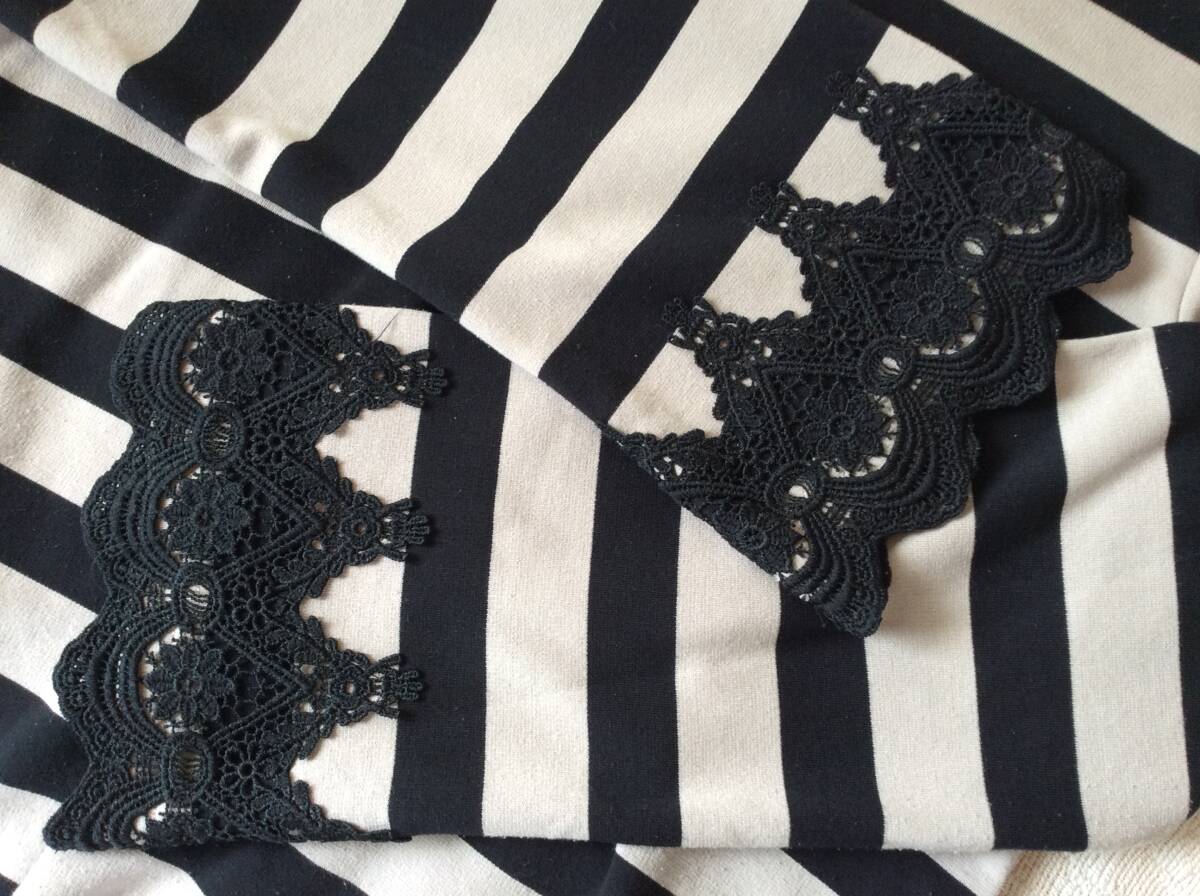 即決 袖裾黒レース 長袖ボーダートップス レディース サイズM レターパックライト込 9月28日初出品拍卖