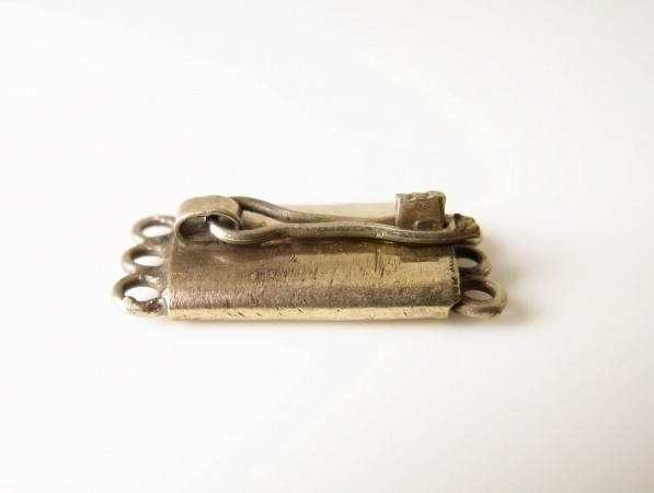 ◆三穴~シンプル箱型留め具~1◆クラスプマンテルハンドメイド拍卖