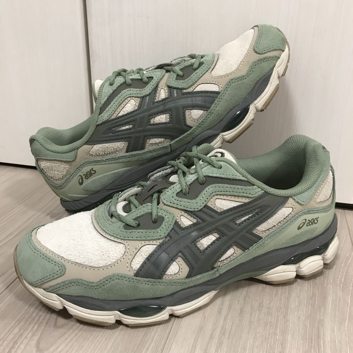 ASICS GEL-NYC FEATHER GREY TRUFFLE GREY GEL NYC GEL-NIMBUS 3 MC-PLUS V GEL-CUMULUS GREEN 1203A477 アシックス ゲル グリーン グレー拍卖