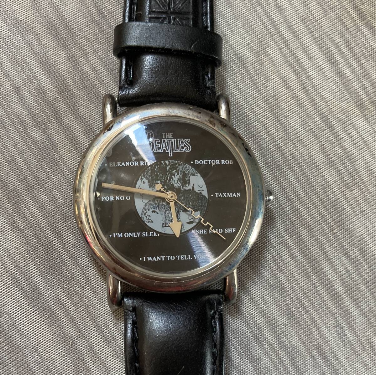 超貴重 新品未使用デッドストック品『The Beatles(ザ・ビートルズ)公式ライセンス ミニチュアギターケース付限定腕時計E』究極コレクション拍卖