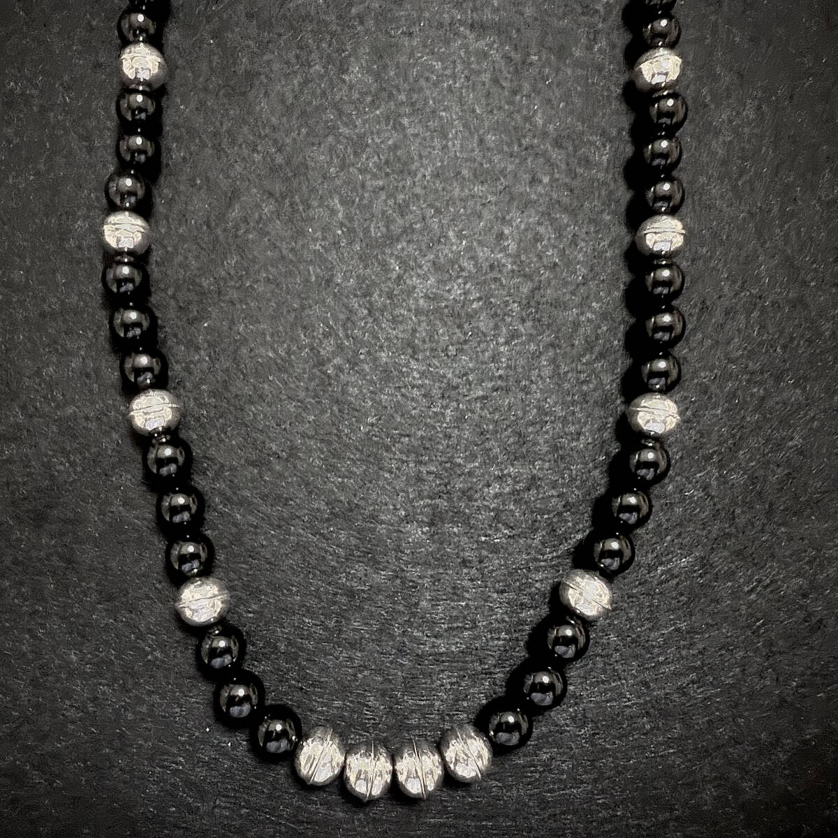 おまけ付き! Navajo Old pawn ビンテージ ナバホパール ベンチビーズ オニキス ハンドメイド ロングネックレス インディアンジュエリー拍卖