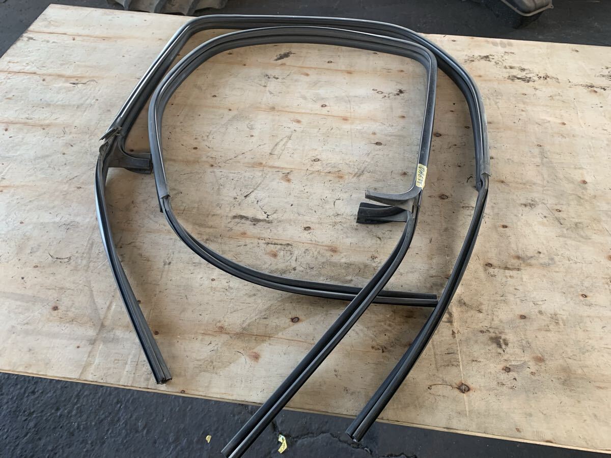 全国送料無料 キャリー キャリィ DA63T ウェザーストリップ 左右拍卖