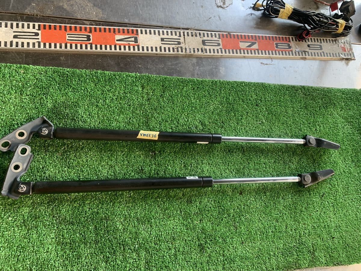 全国送料無料 バックドアダンパー リアゲートダンパー 左右 ショック リアゲート用 キャラバン E26 NV350 標準ルーフ拍卖