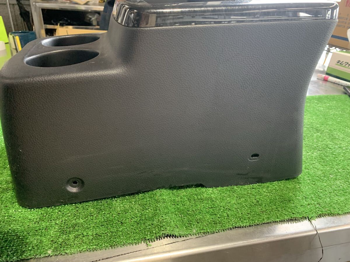 全国送料無料 E52 エルグランド コンソール ドリンクホルダー拍卖