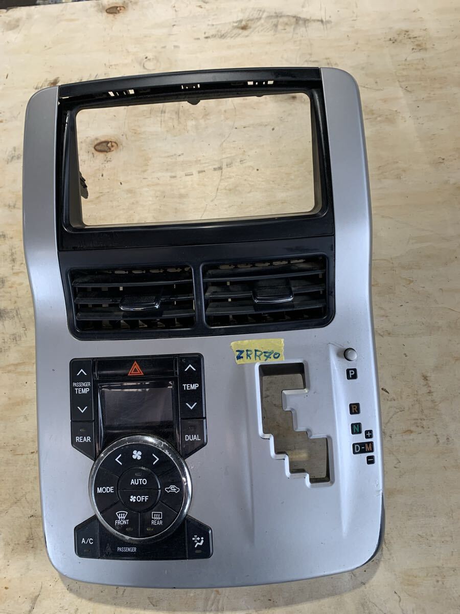 全国送料無料 オーディオパネル ノア ZRR70 ZRR75 拍卖