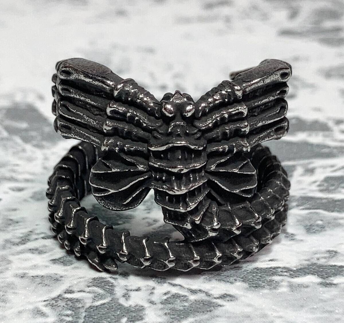 ◆同梱発送可◆「フェイスハガー/エイリアン H.R.ギーガー 指輪 17号」fire_sale 【タグ:映画、アクセサリー】拍卖