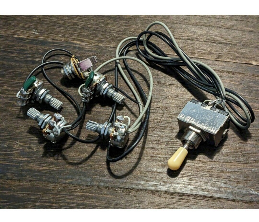 配線済み、3wayトグルスイッチ、2vol、2toneポッド、ジャック 未使用品拍卖