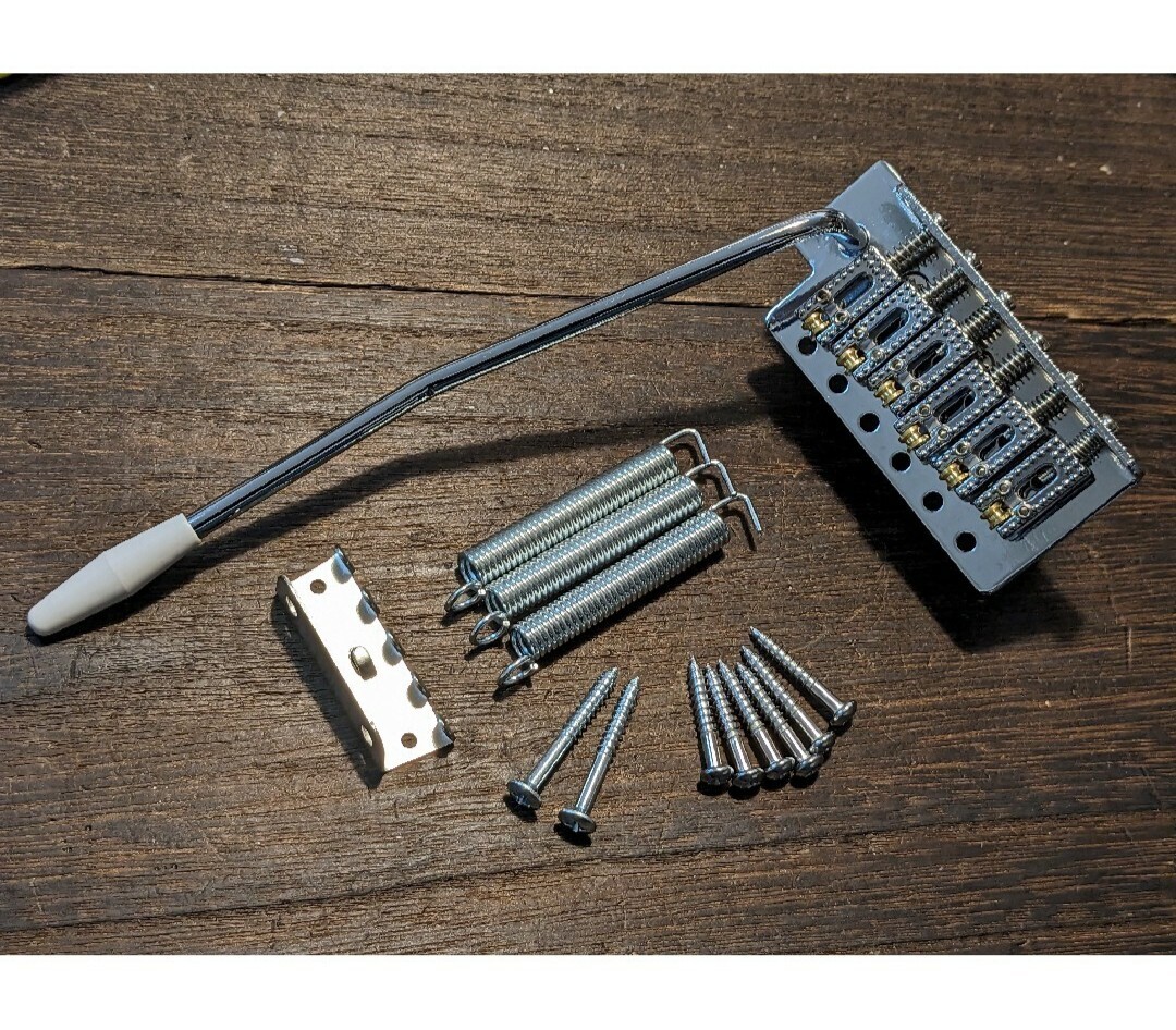 シンクロナイズドトレモロ ローラーサドル 拍卖