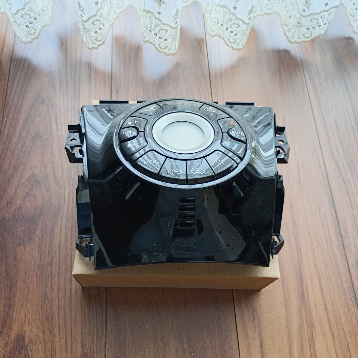 ★平成24年式★ノート E12 純正エアコンスイッチ ヒータースイッチ★拍卖