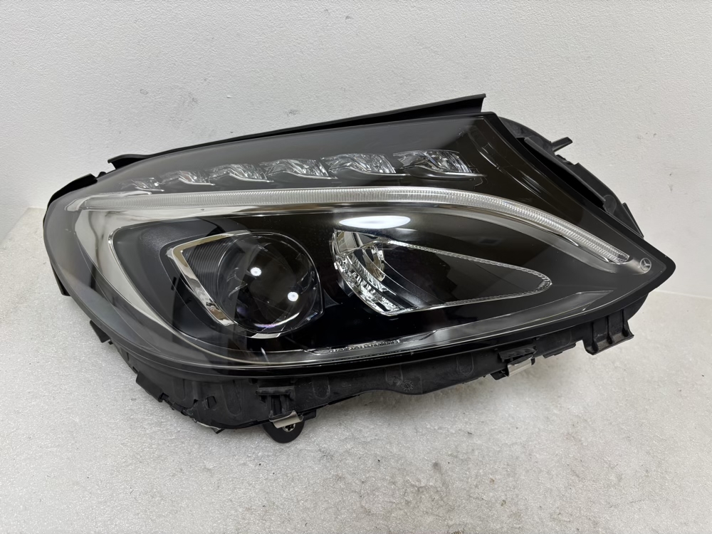 ☆ ベンツ Cクラス W205 前期 LED ヘッドライト 右 ☆5926拍卖