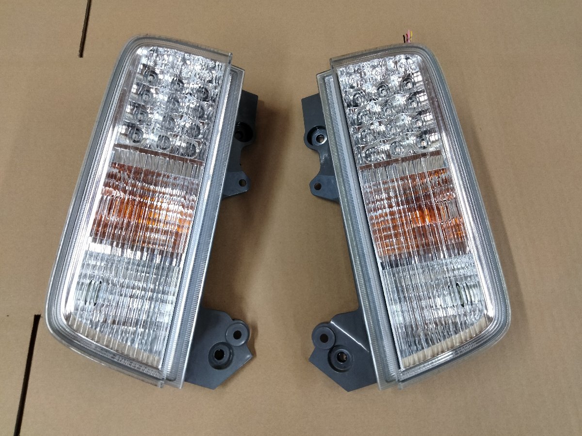 H22 エルグランド TE52 ロア テールライト 左右セット P8960拍卖