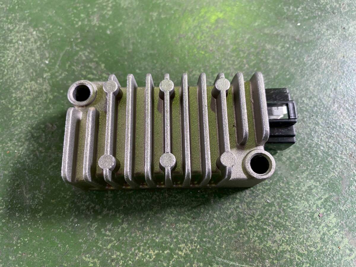 § YHC製 TDR250 バイクレギュレーター 送料無料! 群馬発(A42)拍卖