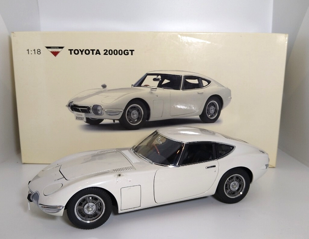 【オートアート ミレニアム 1/18スケール TOYOTA 2000GT】 ミニカー【箱付き】ホワイト拍卖