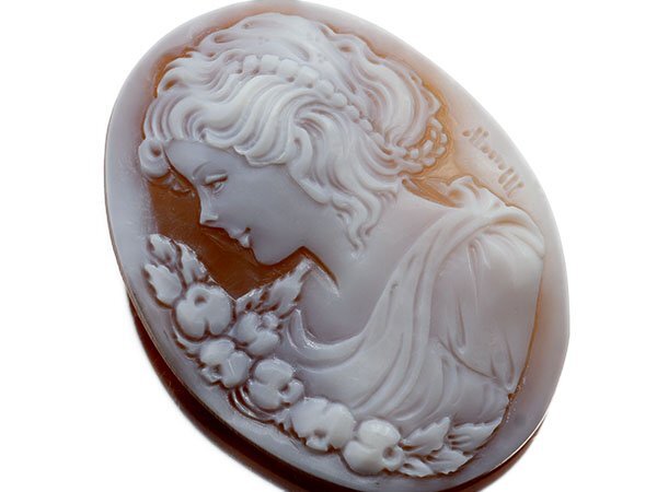 【ジュエリー極】ディルーカ社 作家刻印有り 微笑する貴婦人 シェルカメオルース 50.2mm×37.8mm a2504v【送料無料】拍卖