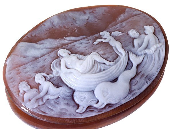 【ジュエリー極】パスクワーレ・アショーネ作 湖畔の情景彫刻 高級シェルカメオルース 55.2mm×40.9mm w5682o【送料無料】拍卖