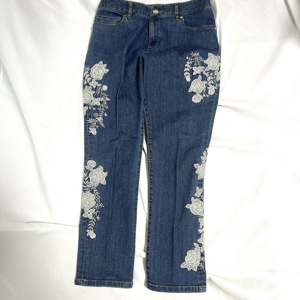 送料無料!AUSTIN REED オースチンリード  デニムパンツ 刺繍 ストレッチ 38拍卖