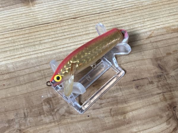 メーカー不明ジョイントミノー 85mm7g 赤キン系カラー 箱3拍卖