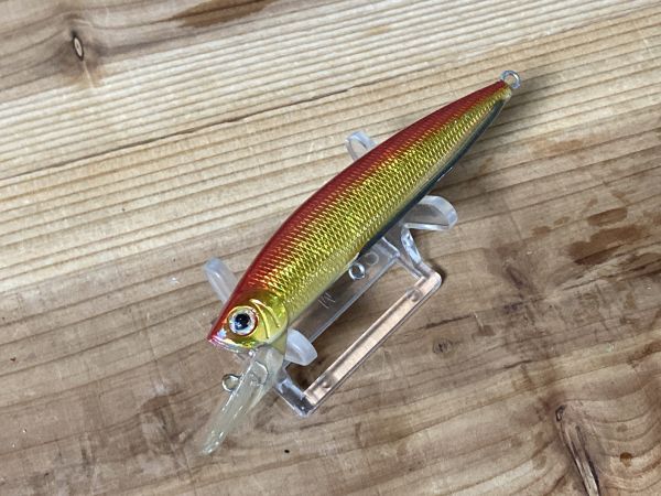 メーカー不明ミノー 90mm8g 赤キン系カラー 箱3拍卖