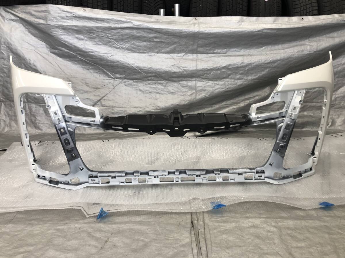 ★□2509-96LL 軽傷!ヴェルファイア TAHA40W フロントバンパー Zプレミアム 089 ホワイトパール 52119-V2040 52119-V2915-A0拍卖