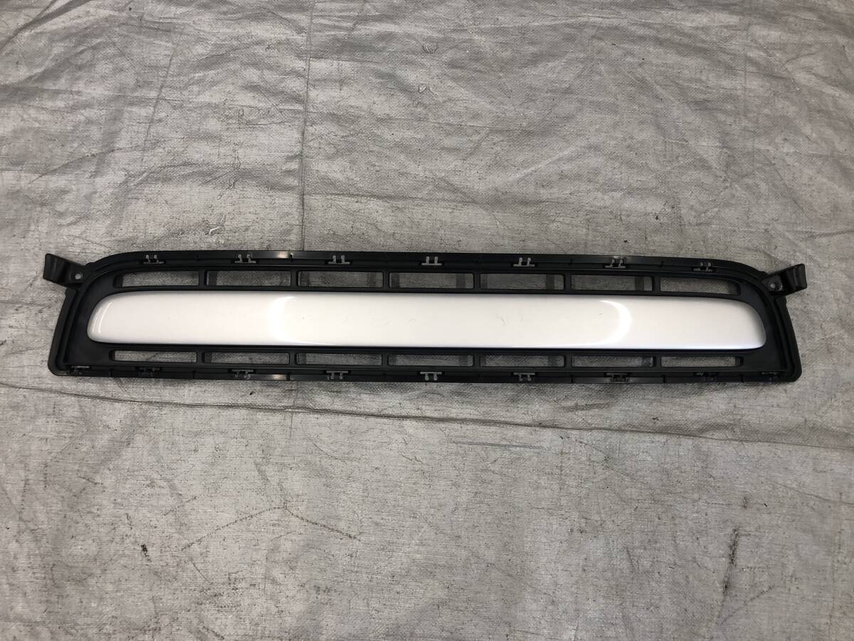 ★□2509-NN74L スタート即決!HE22S アルト ラパン ショコラ 純正 フロント バンパー グリル 71743-85KA 71742-85KA拍卖