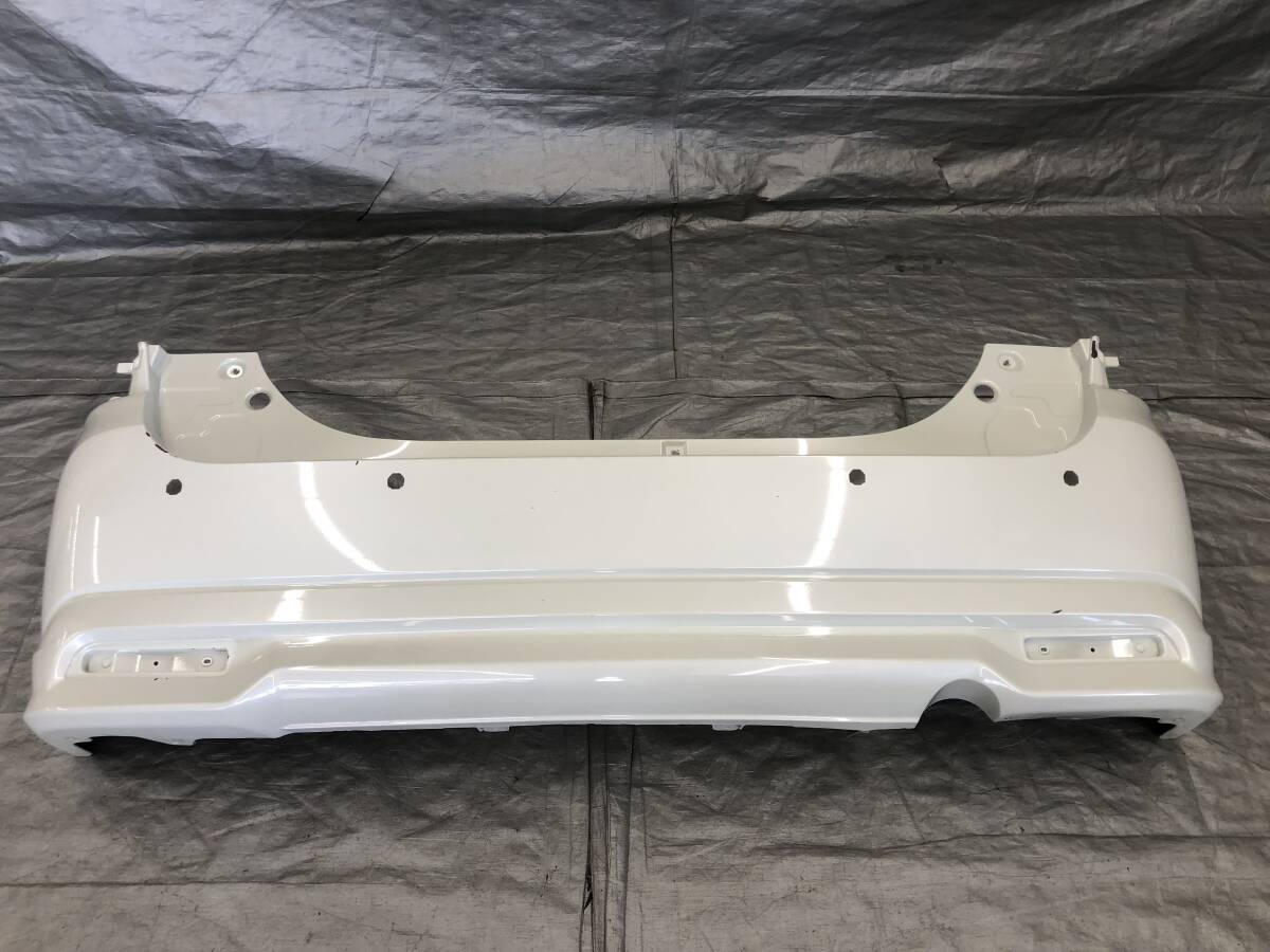 ★□2510-R16LL スタート即決!MA27S MA37S ソリオ バンディット 純正 リアバンパー ホワイトパール系 71811-83S0拍卖