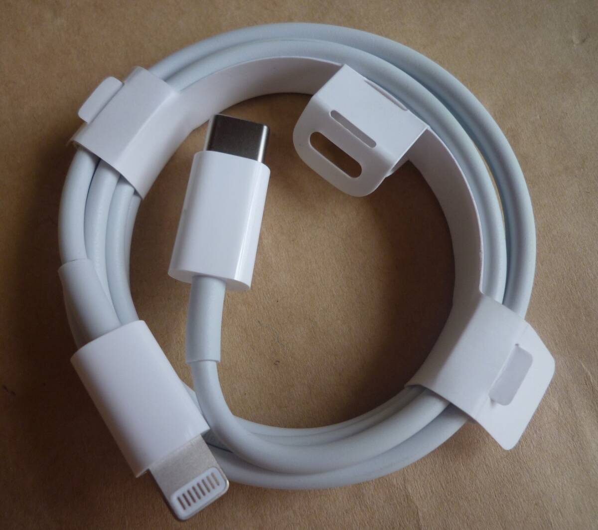 未使用 Apple アップル 純正品 正規品 ライトニングケーブル Lightning ケーブル A2561 1m USB-Cケーブル USBケーブル 白 ホワイト ①②拍卖