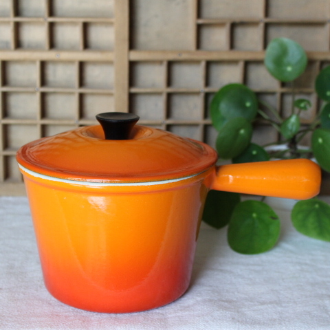フランスヴィンテージ ルクルーゼ ウィンザーポット Le Creuset オレンジ ホーロー鋳物片手鍋拍卖