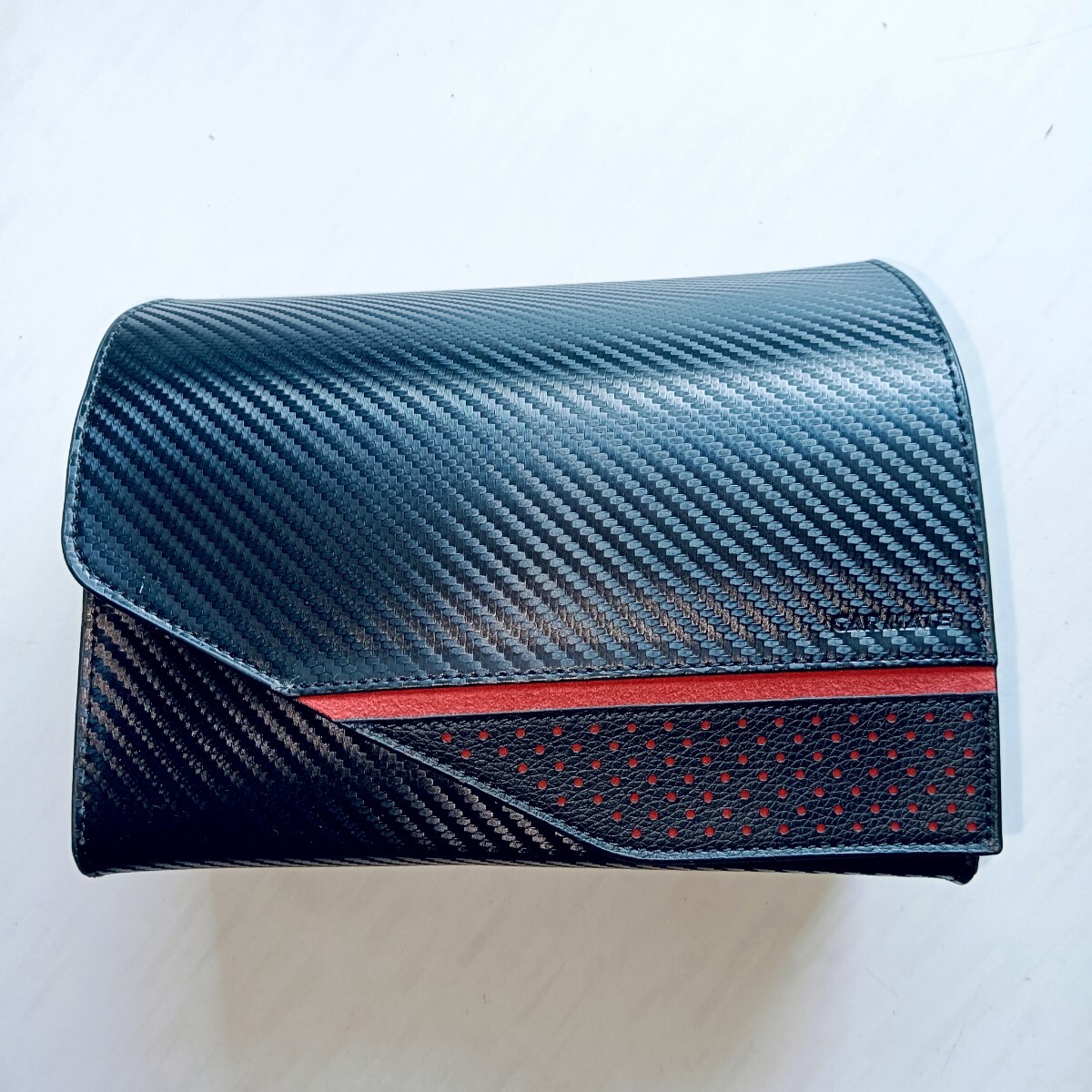 Carmate製 車用 ケース ゴミ箱 小物入れ おしゃれ 高級感 ラグジュアリー 黒/ブラック カーボン調 リモコン 電装品 スマホ 財布 収納拍卖