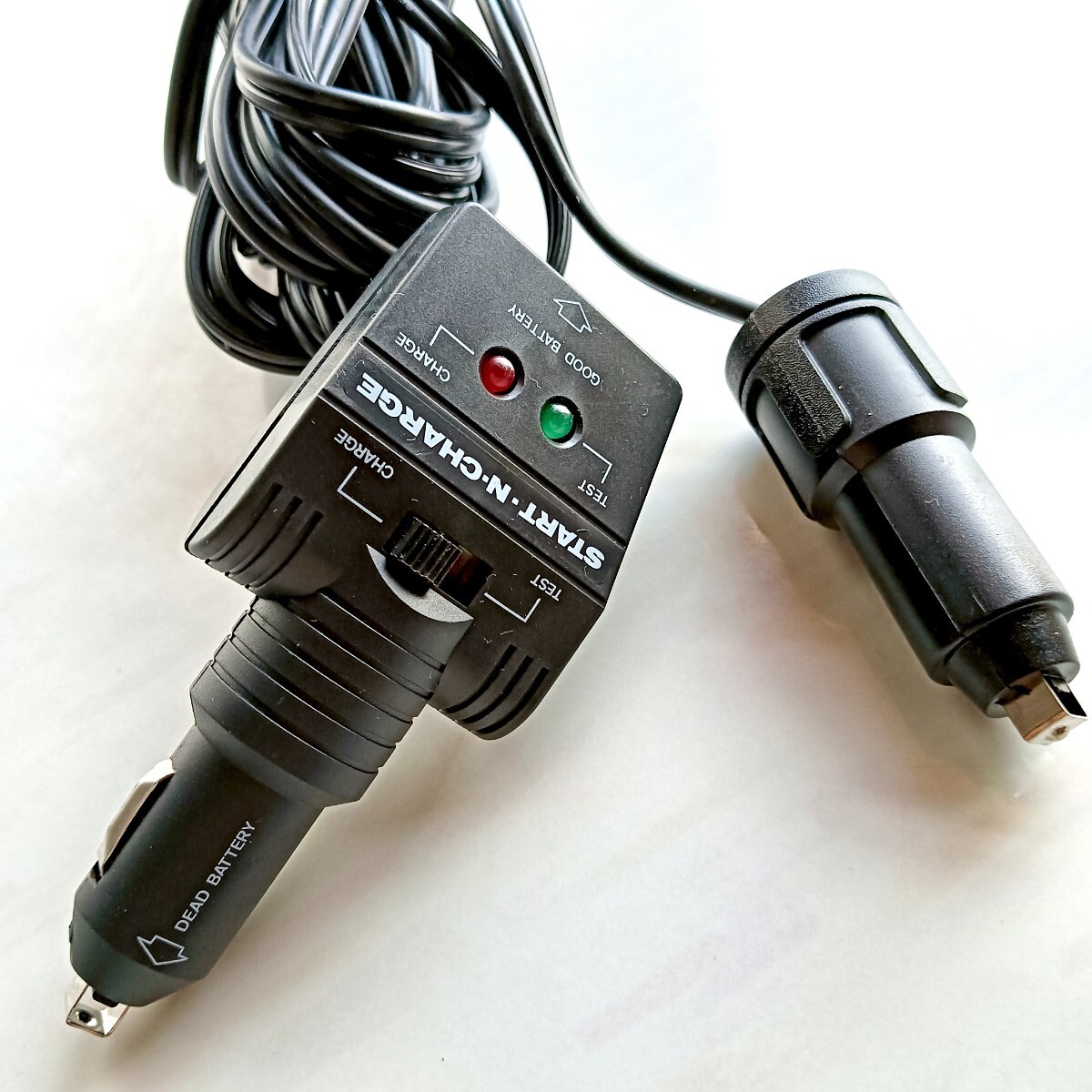 掘出し物? スタート&チャージ 急速 バッテリー 充電器 IC内蔵 シガーソケット 12V車 チャージャー あがり 緊急時 ブースターケーブル 現状拍卖